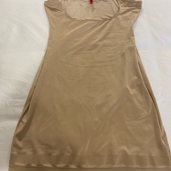 Spanx shape-wear slip - Picture 4 of 9